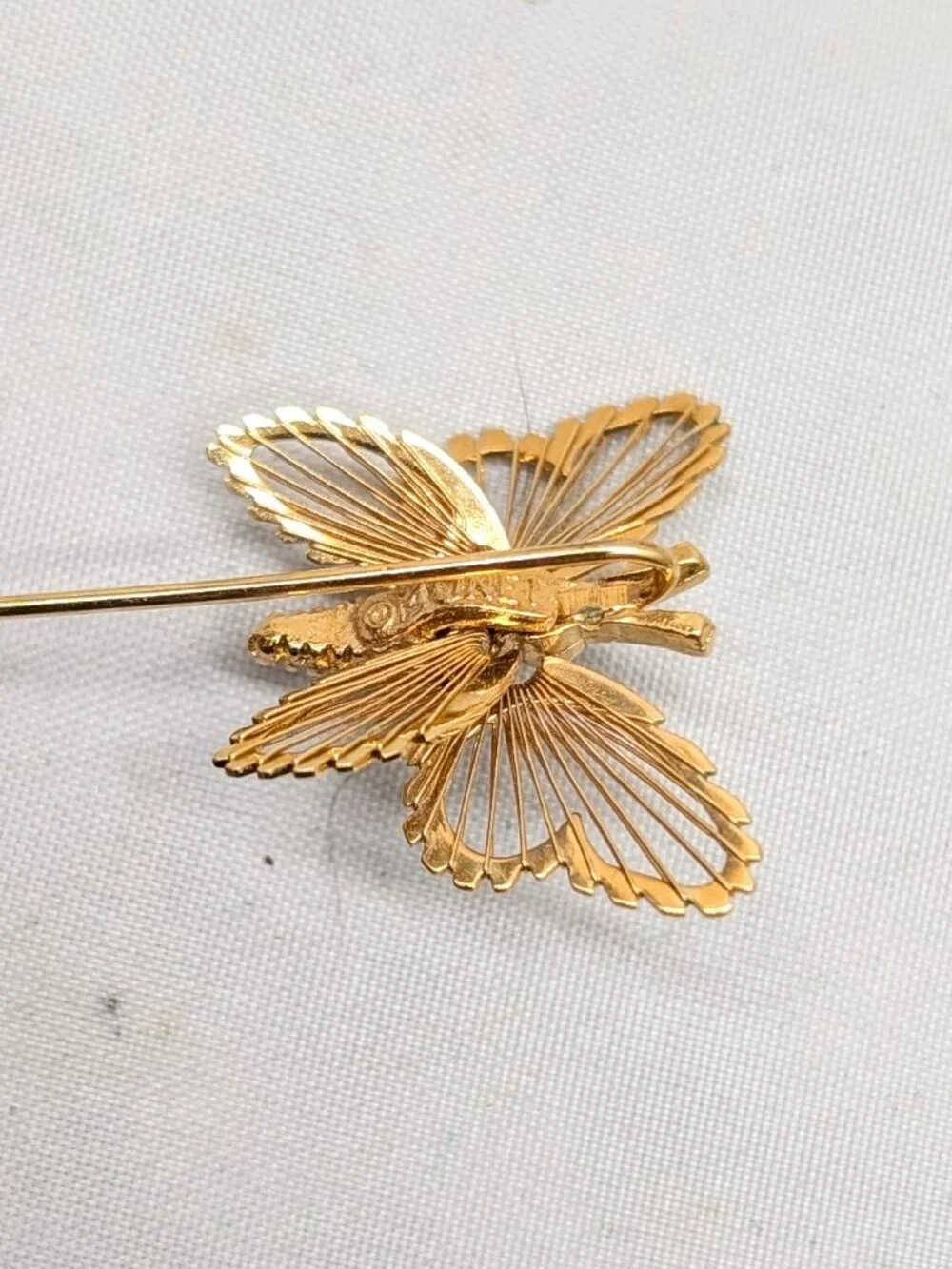 Monet goldtone wired